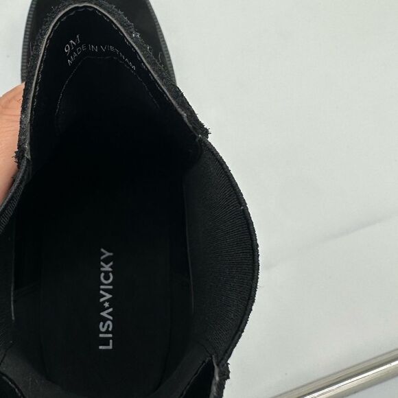 Jolt Chelsea Boot (Women)
Lisa Vicky - Picture 3 of 7